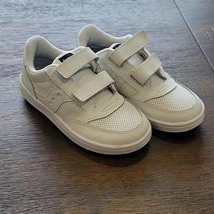 New condition Saucony Kids Jazz Sneakers in White Size 11.5 Toddler
